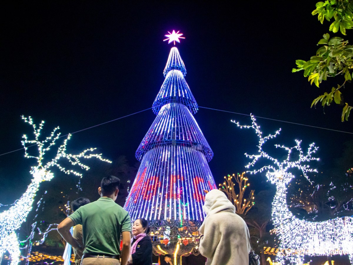 When Da Nang Glows for Christmas&nbsp;Night