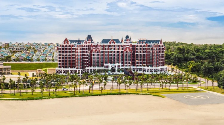 Vietnam tourism infrastructure pulls ahead of Thailand: hotel&nbsp;executive