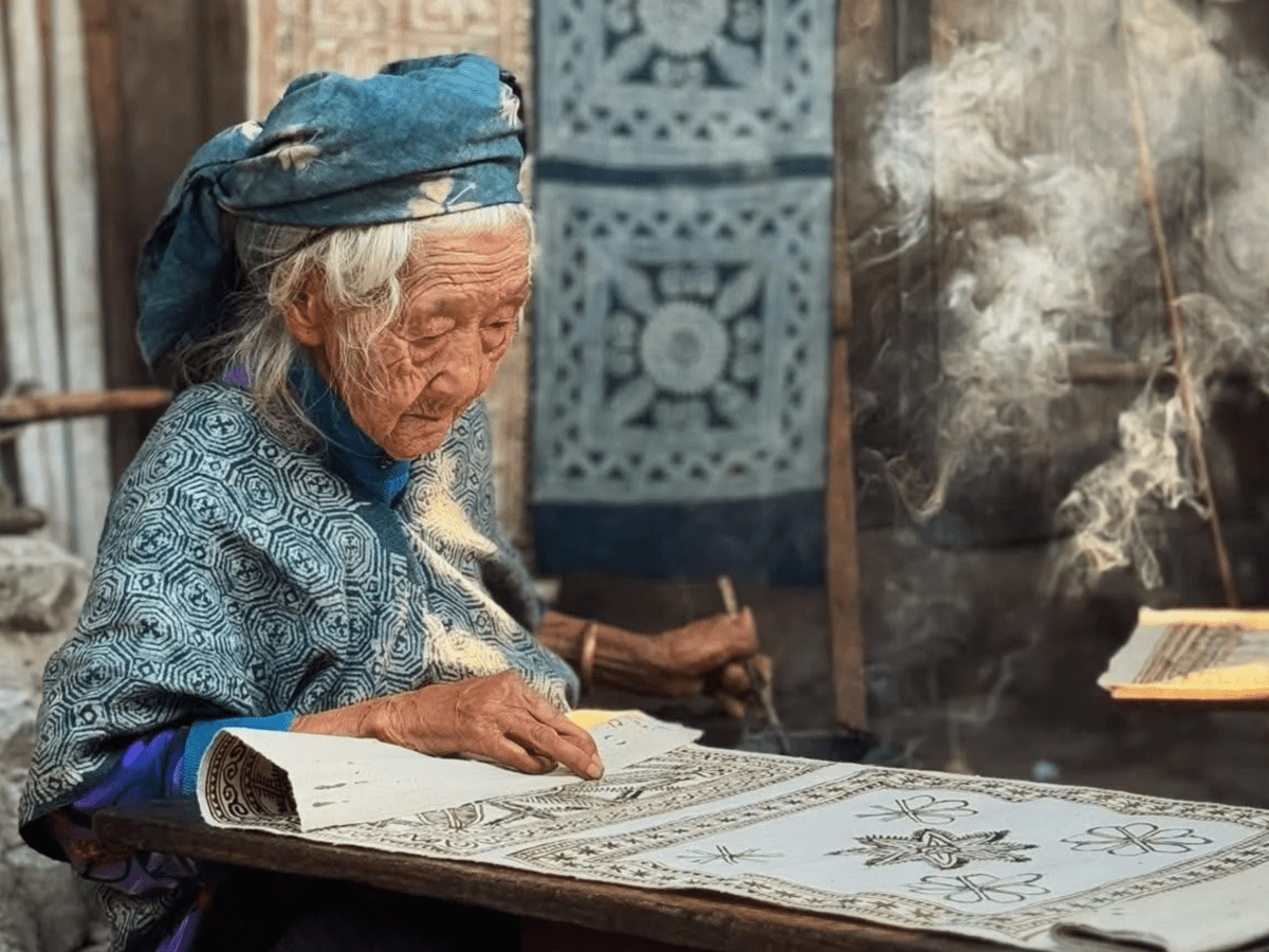 Elderly Vietnamese artisan wins hearts online with simple&nbsp;‘hello’