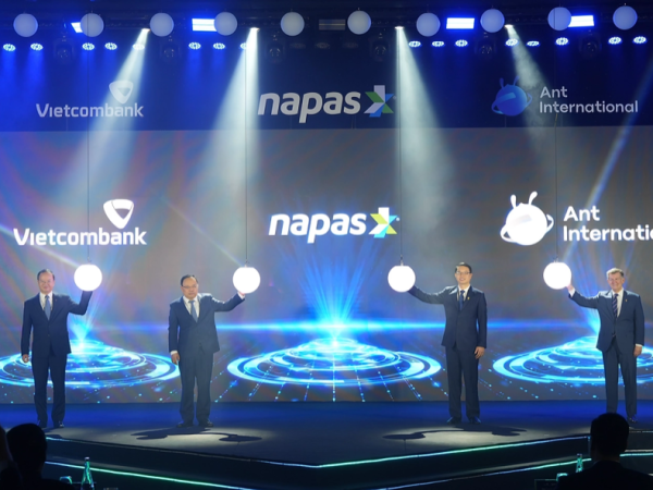 Cross-border QR payments expanded to ease Chinese tourists’ spending in&nbsp;Vietnam