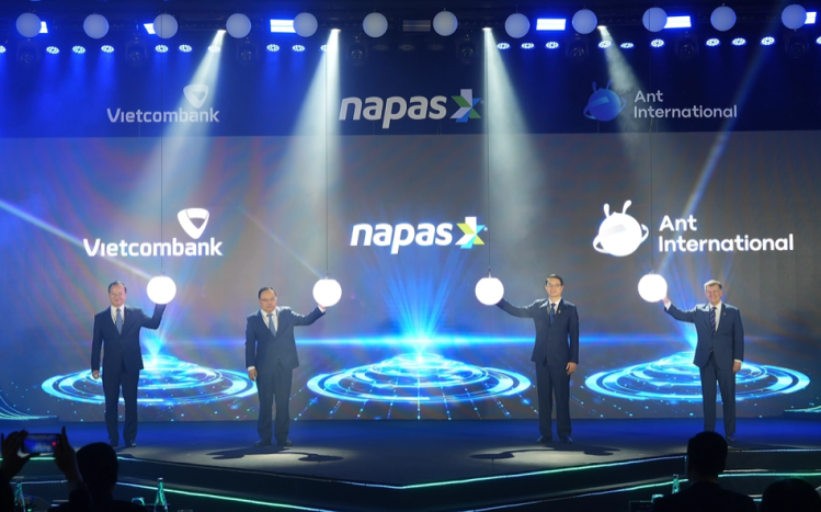 Cross-border QR payments expanded to ease Chinese tourists’ spending in&nbsp;Vietnam