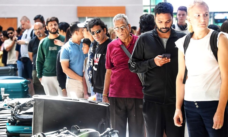 Air travel demand holds steady during Reunification, Labor Day&nbsp;holidays