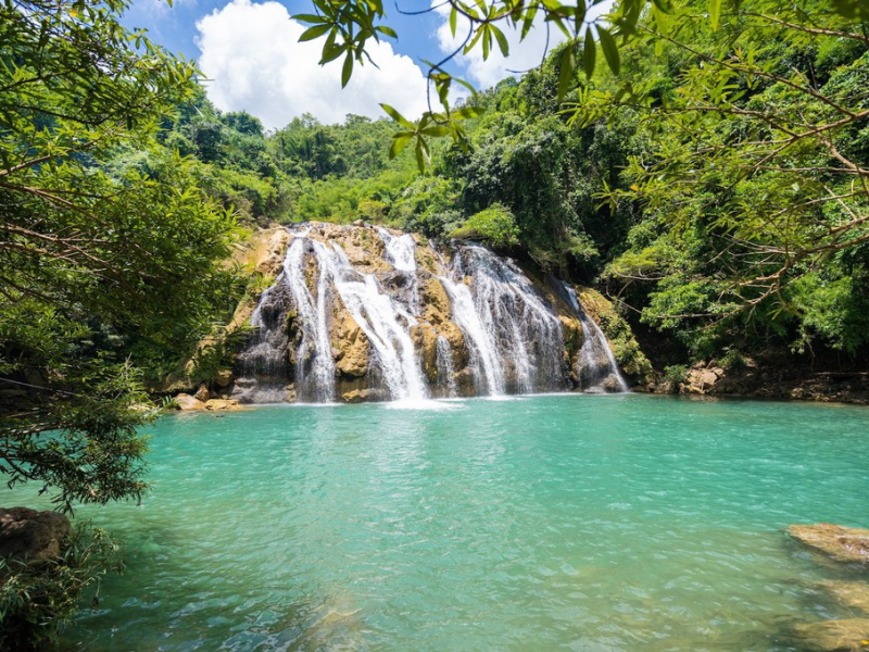 Remote Ta Puong waterfall in central Vietnam draws visitors with pristine setting, community&nbsp;tourism