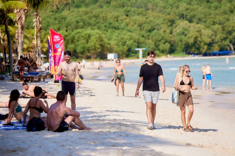 Asia’s ‘most beautiful island’ welcomes 82,000 foreign tourists during&nbsp;holidays